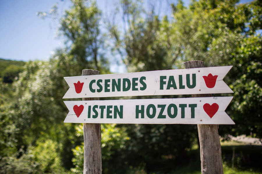 Csendes falu - Isten hozott